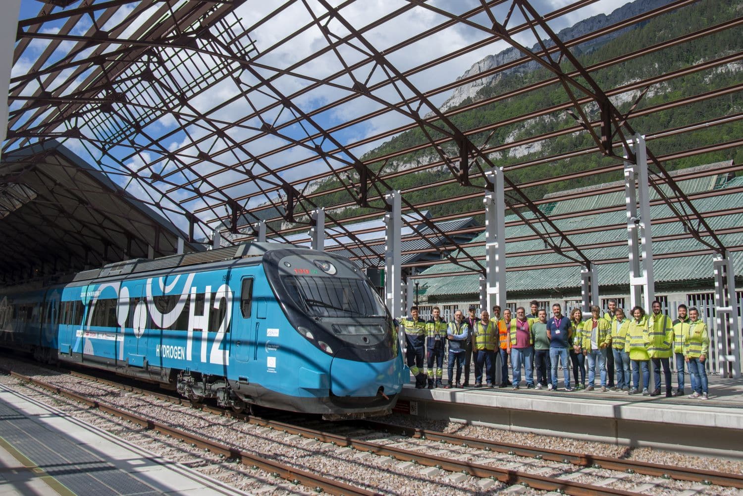 Hydrogen-powered train being tested on northern Minho line this week