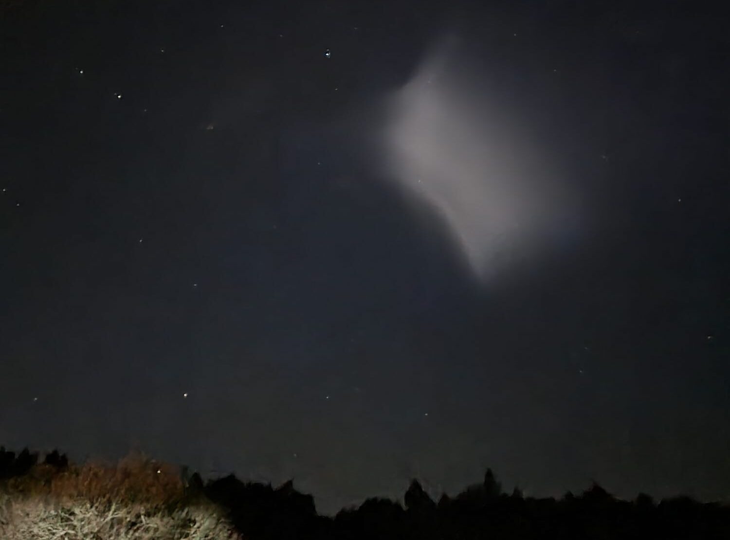 UFO? No, this was a reflection seen in Portuguese skies from a French army missle fired last November. Image: X, formerly Twitter