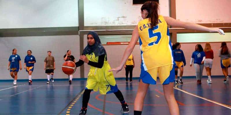 Basketball federation denies discrimination against Pakistani girl prevented from playing in Tavira