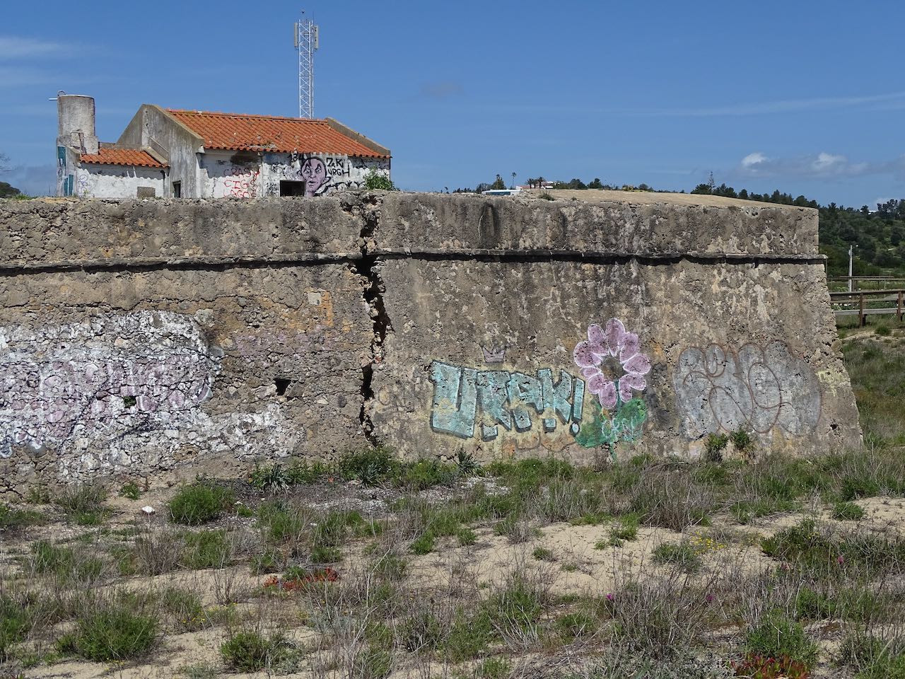 Petition calls for “urgent revamp” of Meia Praia fort|Petition calls for “urgent revamp” of Meia Praia fort|Petition calls for “urgent revamp” of Meia Praia fort|Petition calls for “urgent revamp” of Meia Praia fort|Petition calls for “urgent revamp” of Meia Praia fort