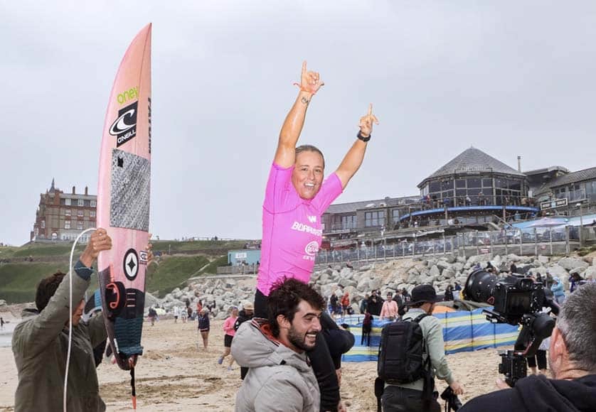 Yolanda Hopkins. (Photo: Laurent Masurel - World Surf League)|Yolanda Hopkins (Crédito- Laurent Masurel - World Surf League)