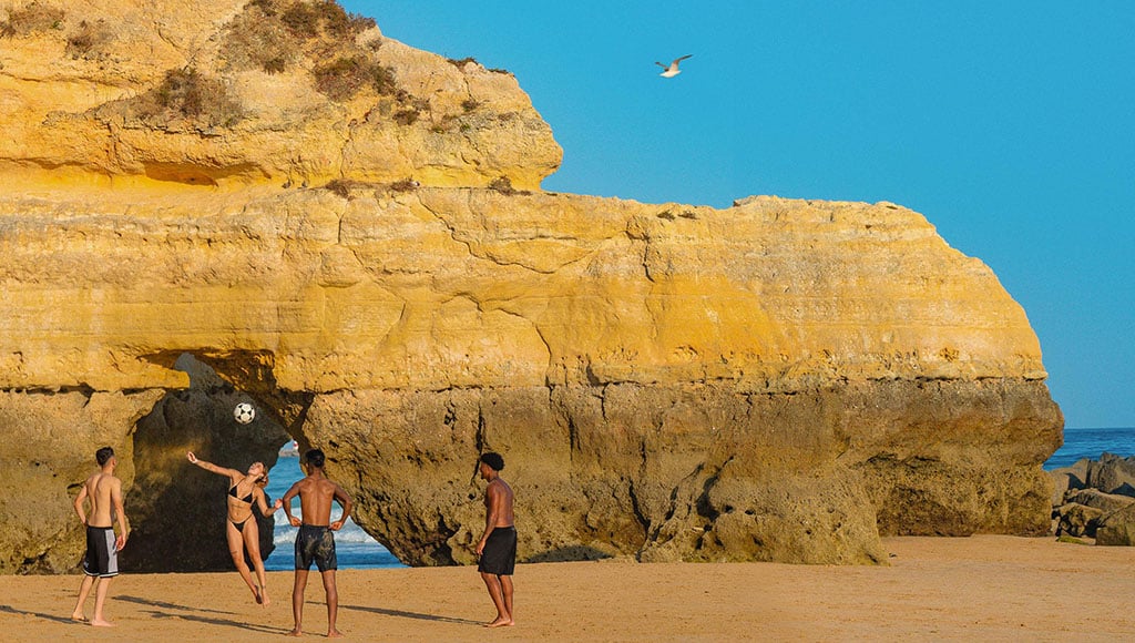 Futebol playing, Praia da Rocha, Portimão