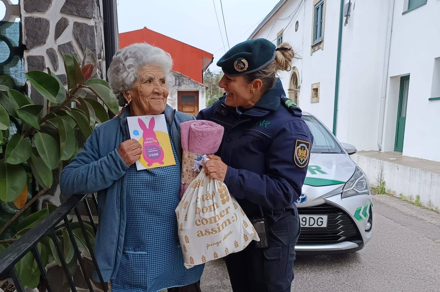 GNR and Pingo Doce donated Easter baskets to vulnerable community in Faro