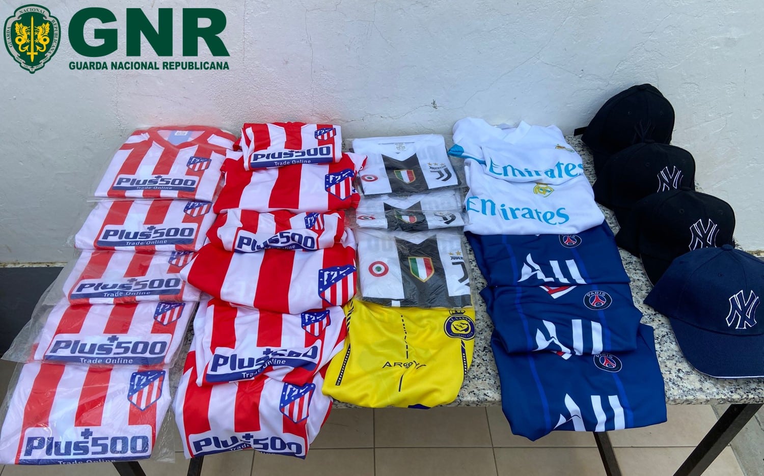 Authorities seize counterfeit items in Monte Gordo