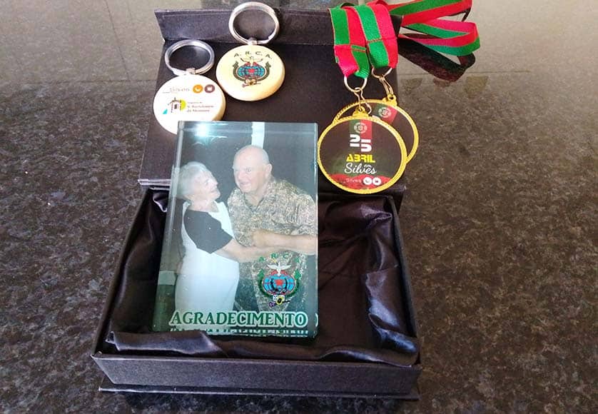 Glass photo of Pat and Barrie