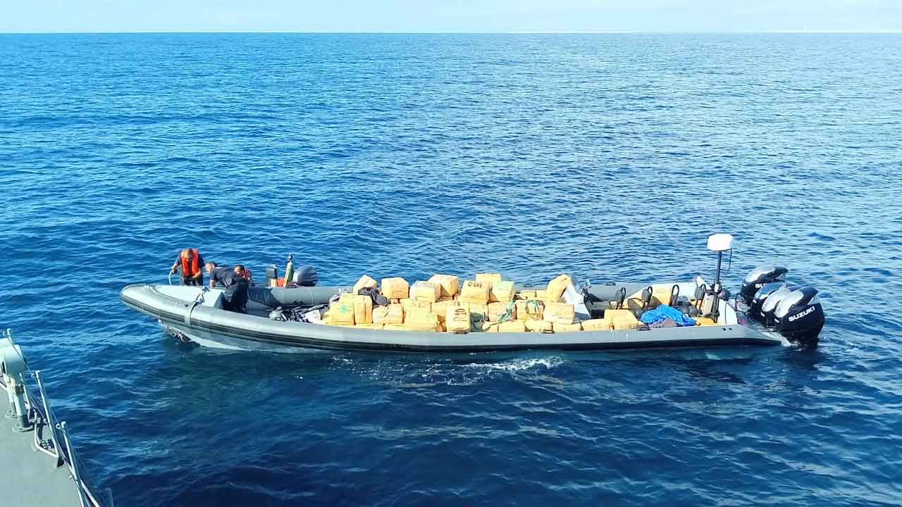 Boat found near Olhão with six tons of hashish onboard