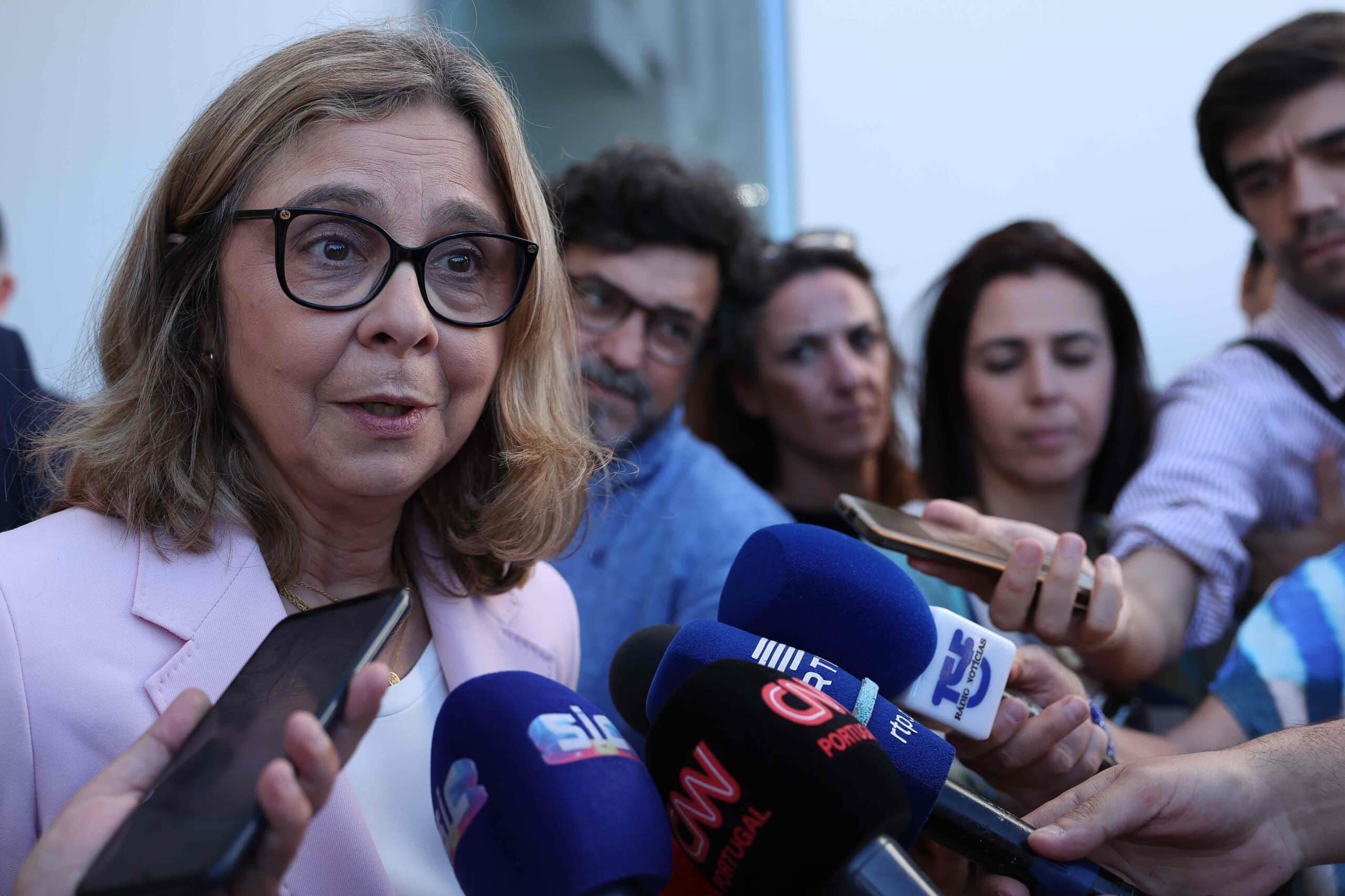 Health Minister commits to Algarve response plan for summer