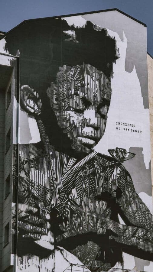 Algarve street artist needs help to win international award