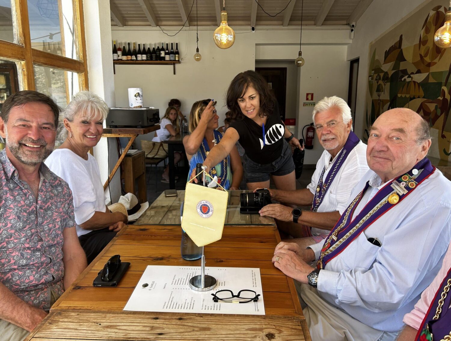 Surprise lunch on the beach for Chaîne des Rôtisseurs|Surprise lunch on the beach for Chaîne des Rôtisseurs|Surprise lunch on the beach for Chaîne des Rôtisseurs