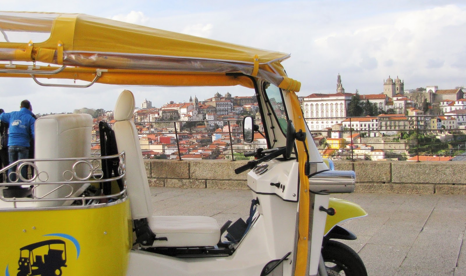 Porto to limit 'tuk-tuks', hop on-hop off buses in historic centre