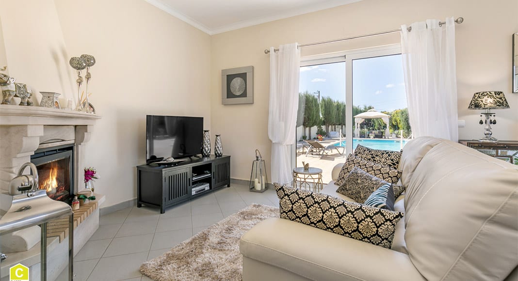 Stylish villa for sale in Algoz