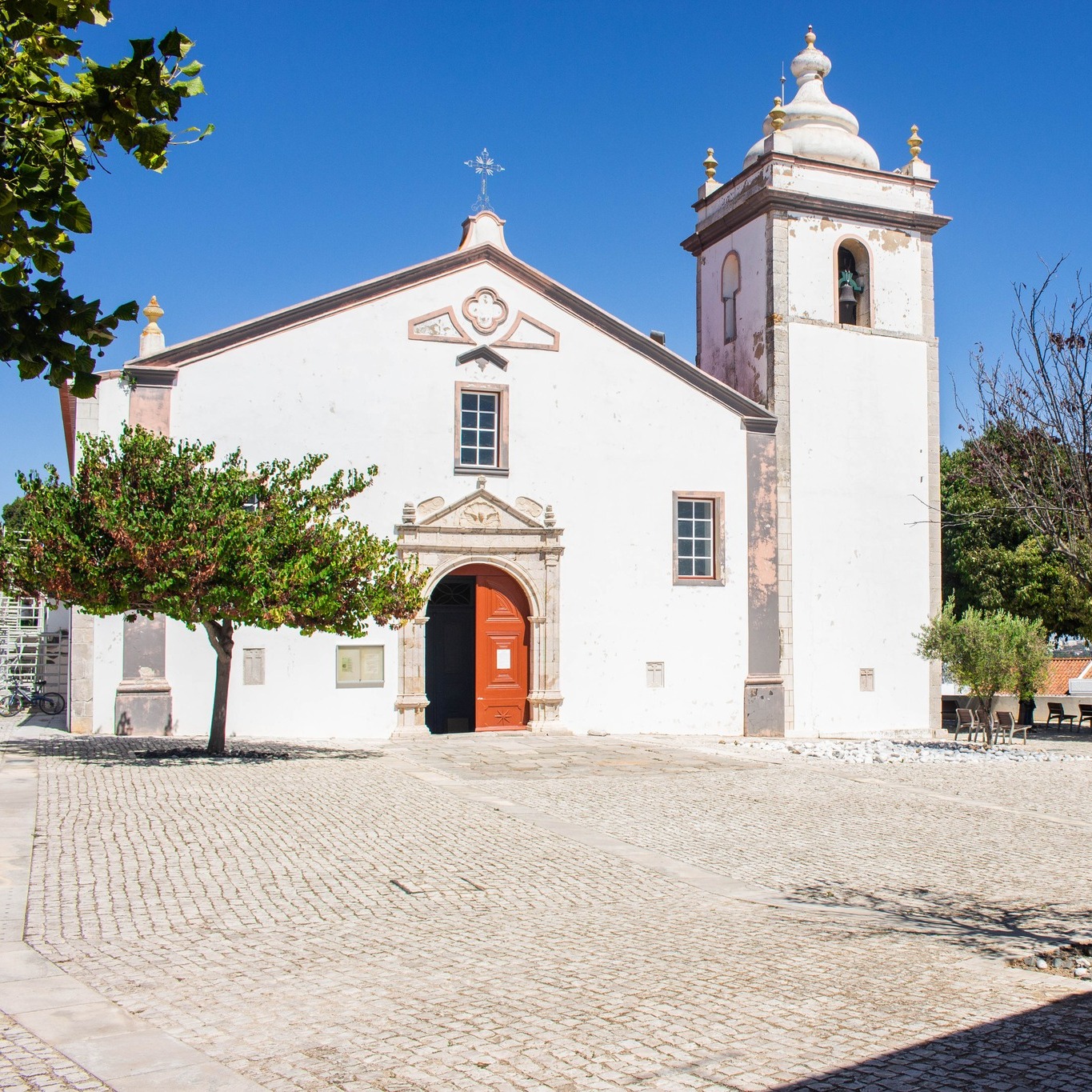 Igreja Matriz Mexilhoeira Grande||Igreja do Colégio Portimão|Cartaz Festival Rosa do Mundo Portimão