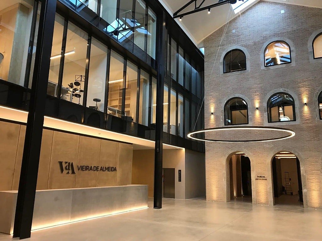 Vieira de Almeida building