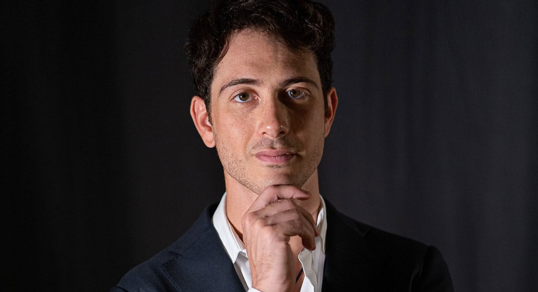 Italian pianist performs for Amigos de Música
