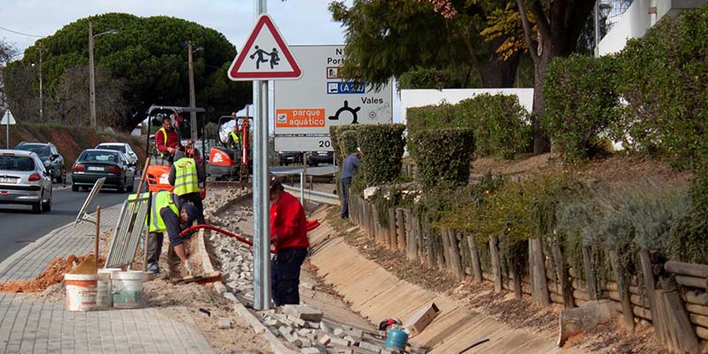 Lagoa installs “energy-efficient" LED streetlights along EN125|Lagoa installs “energy-efficient" LED streetlights along EN125