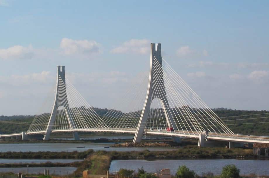 Traffic back to normal on Arade Bridge between Portimão and Lagoa
