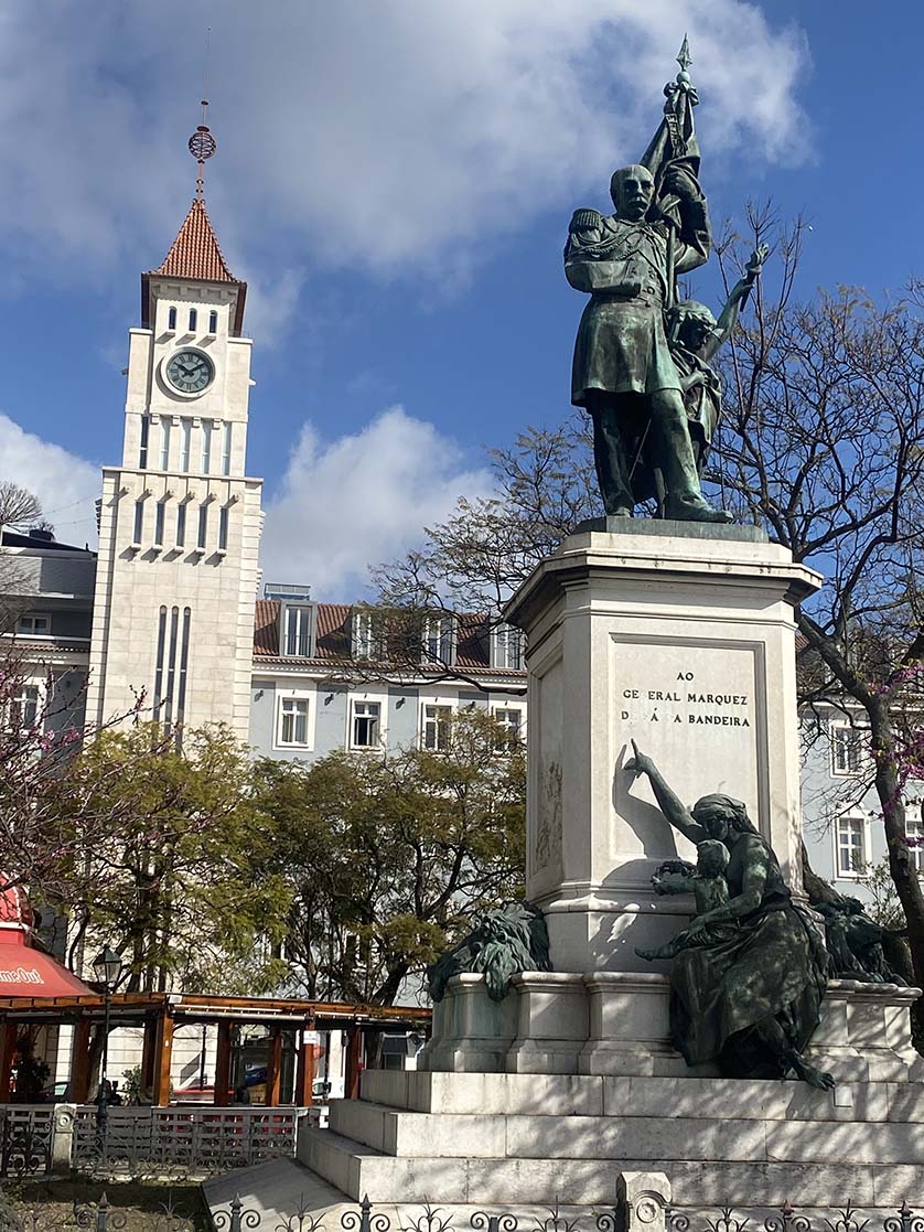 The statue of General Marquês de Sá da Bandeira (1795-1876) was erected in the Jardim Dom Luís I in 1884