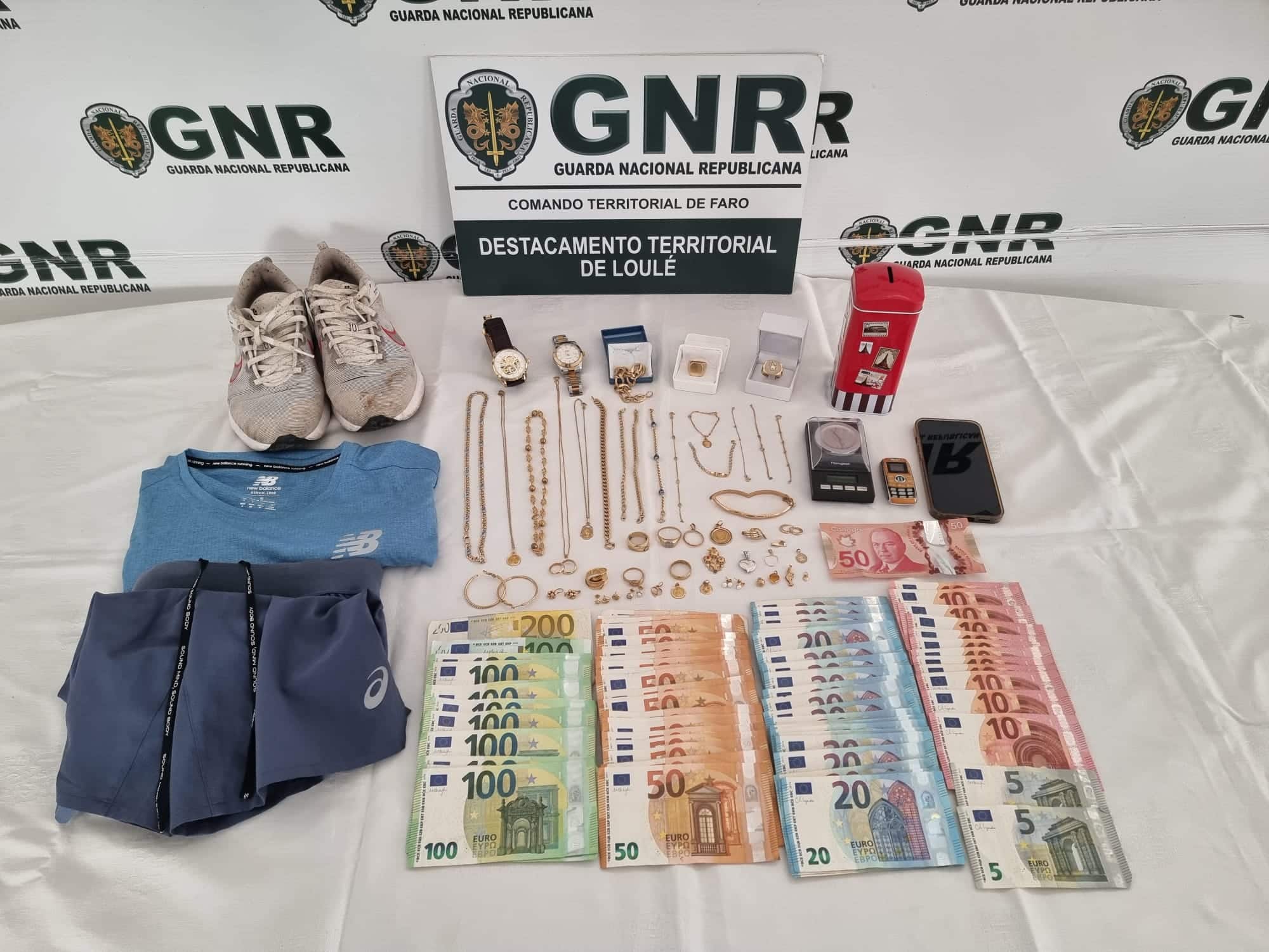 Luxury home burglar arrested in Loulé