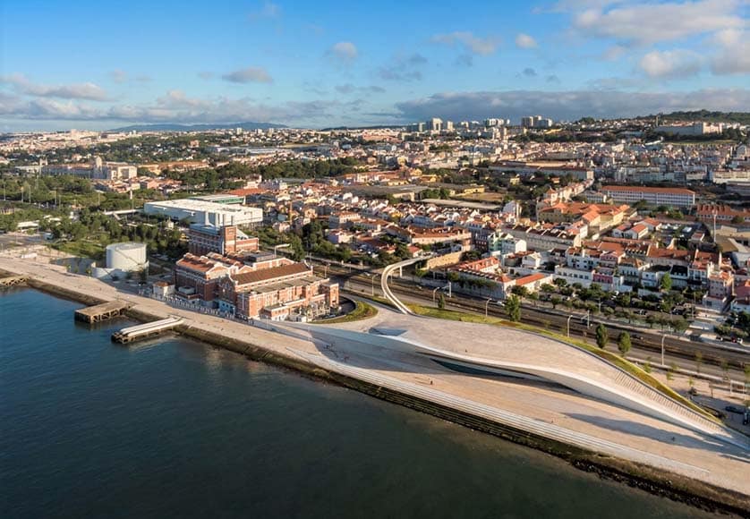 MAAT|CAM new building renovation rendering|CAM new building|Moami Street Art|Vhils mural in Alfama
