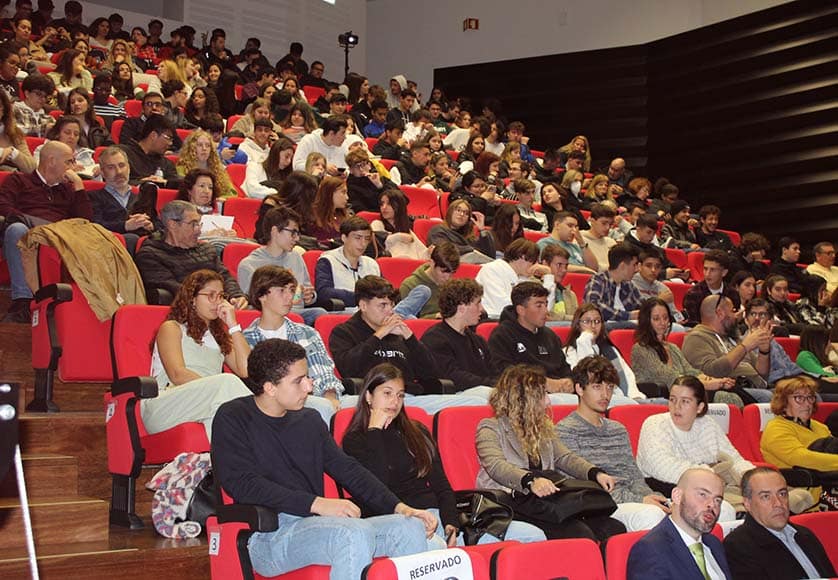 Packed audience at Escola Secundária João de Deus in Faro