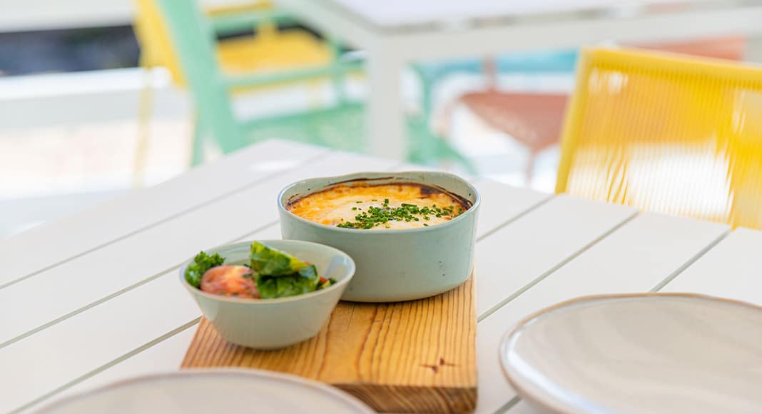 New NANA on the Beach opens at Armação Beach Club