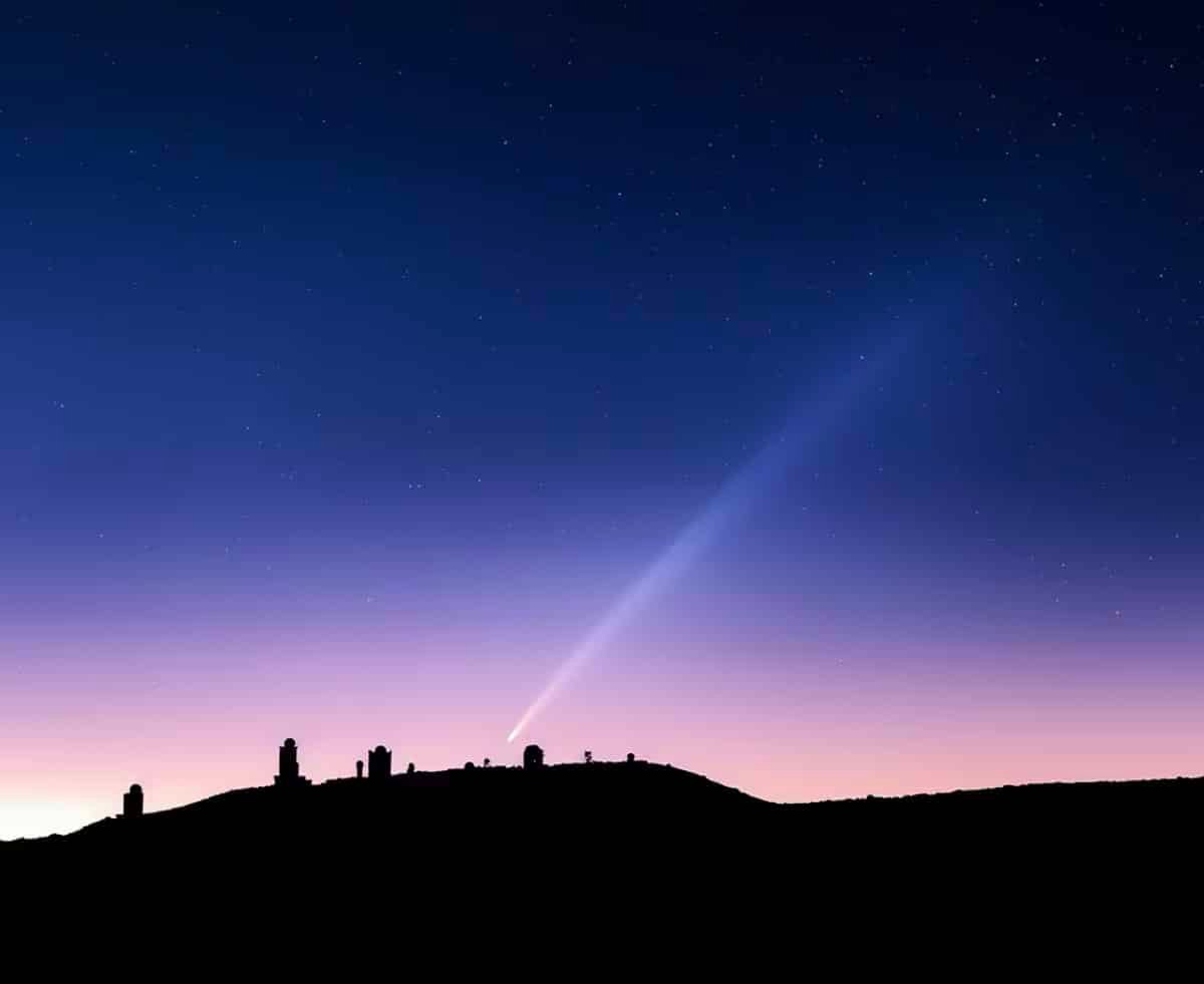 Comet Tsuchinshan-ATLAS|Image of aurora borealis sights over Portugal recently, from saudadexpats facebook page (https://www.facebook.com/Saudadexpats)