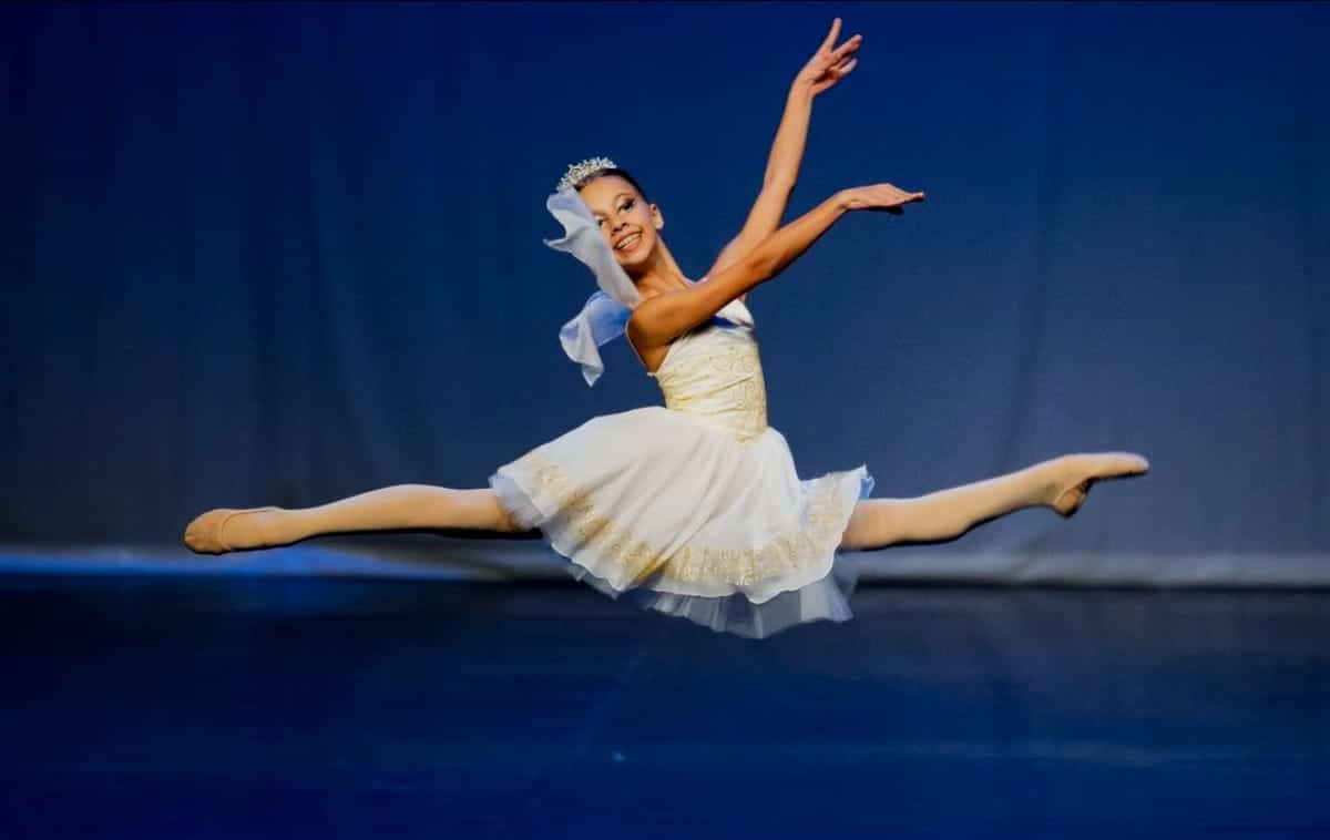 Prima Ballerinas in the making|Prima Ballerinas in the making|Alice|Prima Ballerinas in the making|The CAB ballerinas with their prizes at the European Ballet Grand Prix Vienna 2024.|Catarina Bykadorova|Elina Yao|Matilde Araújo