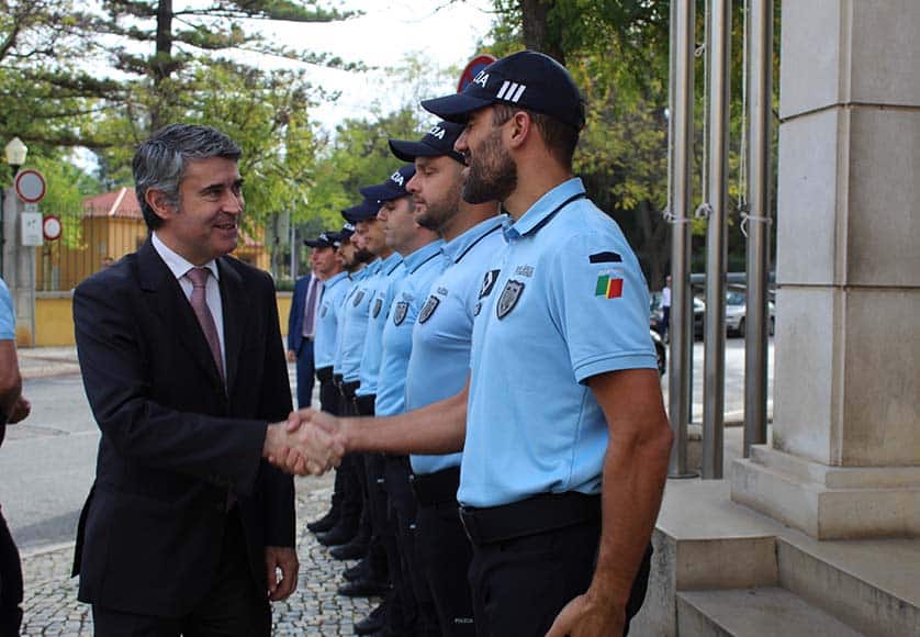 Minister of Internal Administration, José Luís Carneiro, welcoming the new agents to the PSP force in a ceremony in Faro on Tuesday