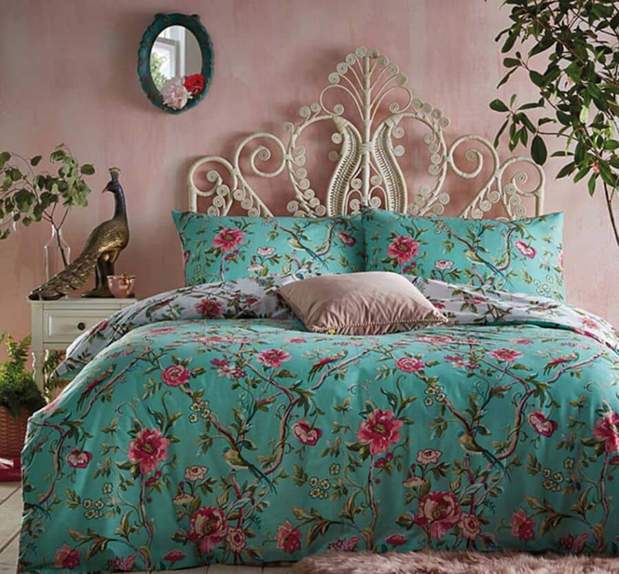 Peacock bed|White bedding
