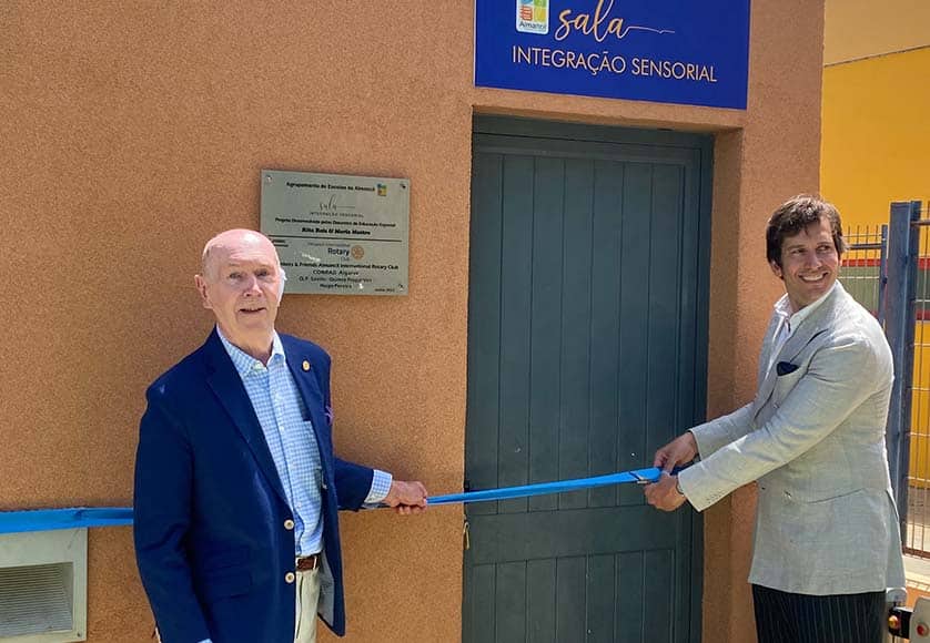Peter Hinze (left), Chair of Community Services at AIRC, and Marco Cogollos, General Manager at Conrad Algarve|Sensory Room Almancil (1)
