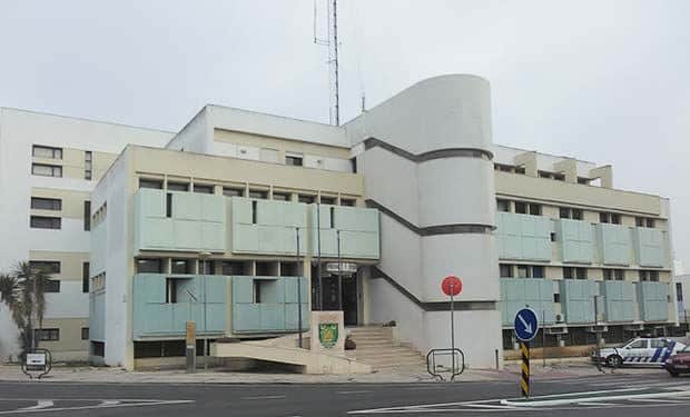 Two injured in explosion at Portimão PSP police station