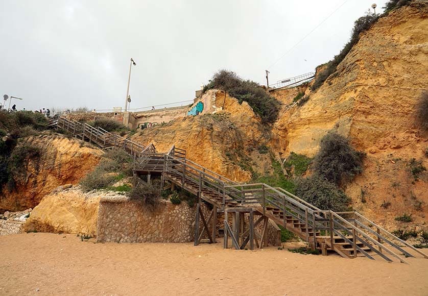 Lagos to tackle cliff erosion at Dona Ana beach|Lagos to tackle cliff erosion at Dona Ana beach