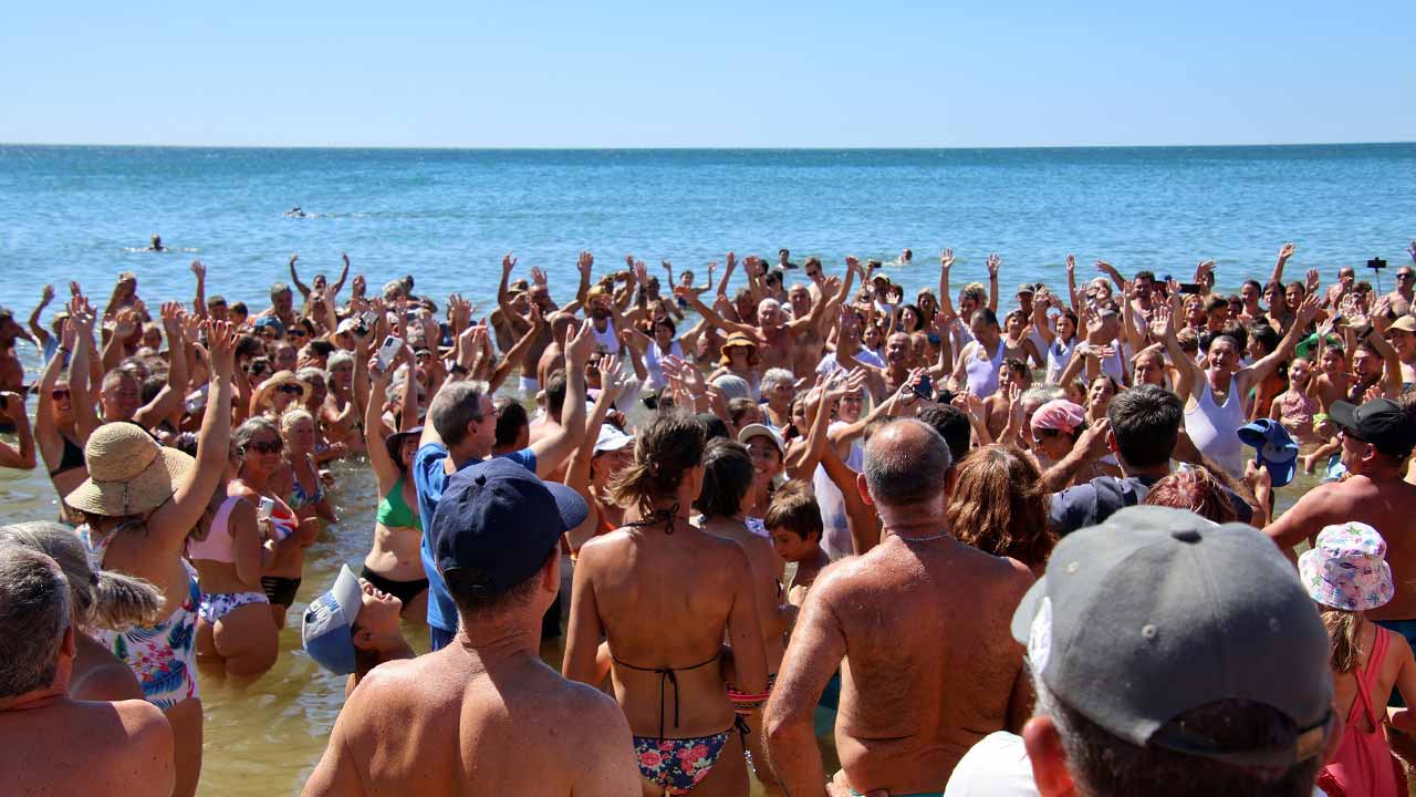 "Banho Santo" celebrated on Manta Rota Beach|"Banho Santo" celebrated on Manta Rota Beach