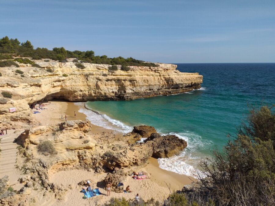 Albandeira beach