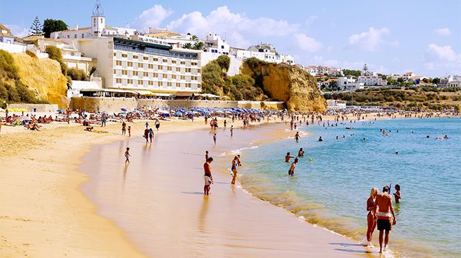 Albufeira's Praia do Peneco