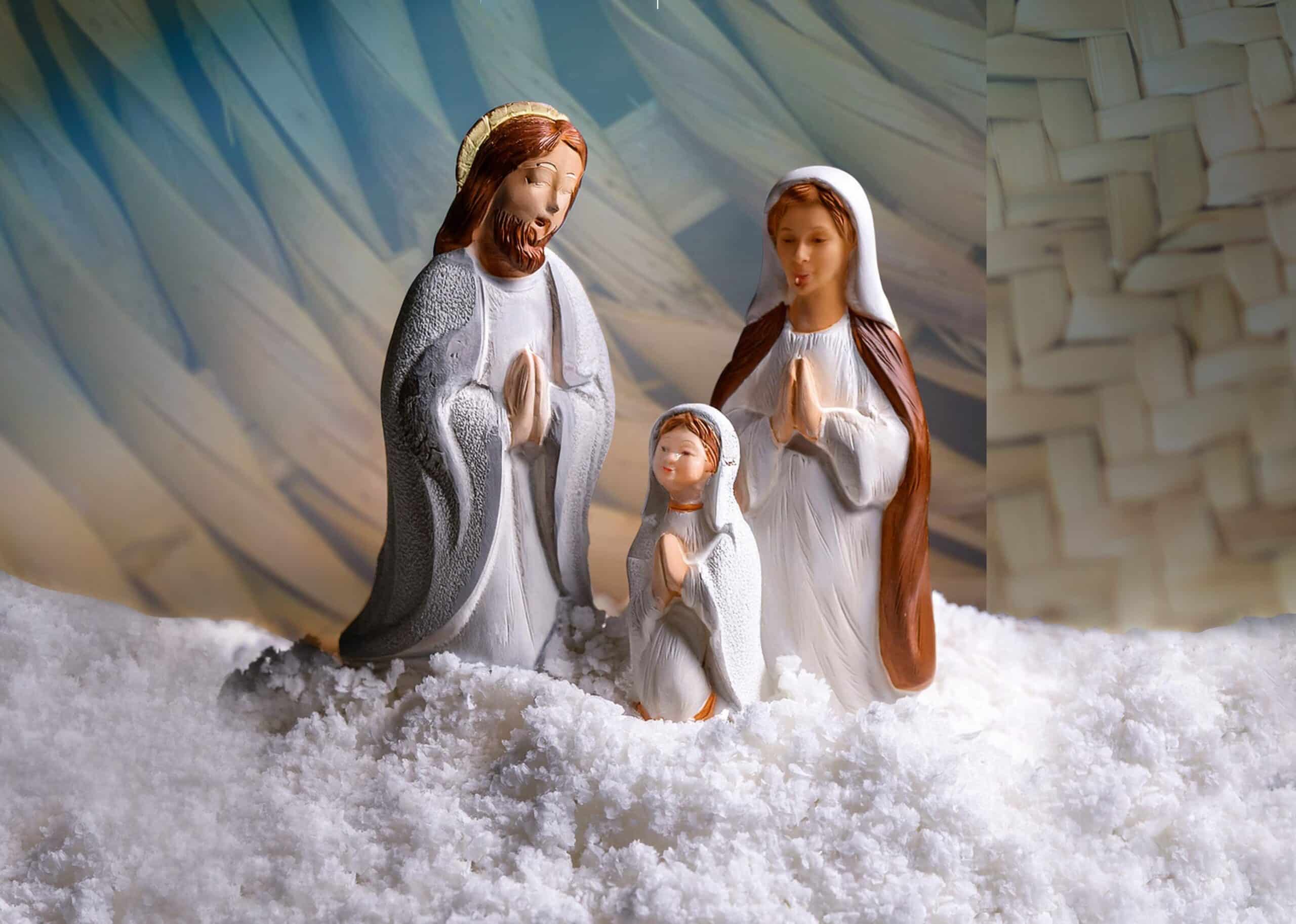 Salt and local crafts inspire Castro Marim nativity scene