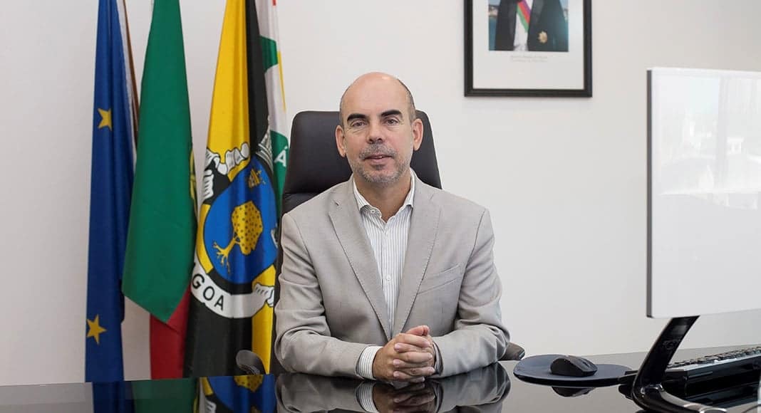Lagoa Mayor Luís Encarnação – Photo: MUNICÍPIO DE LAGOA|Motorhomes parked in Algar Seco – Photo: BRUCE HAWKER/OPEN MEDIA|Motorhomes parked in Benagil – Photo: BRUCE HAWKER/OPEN MEDIA|Motorhomes parked in Benagil – Photo: BRUCE HAWKER/OPEN MEDIA|Lagoa Mayor views the Ferragudo marina project as “fundamental to the growth and development of the town” – Photo: INÊS LOPES/OPEN MEDIA