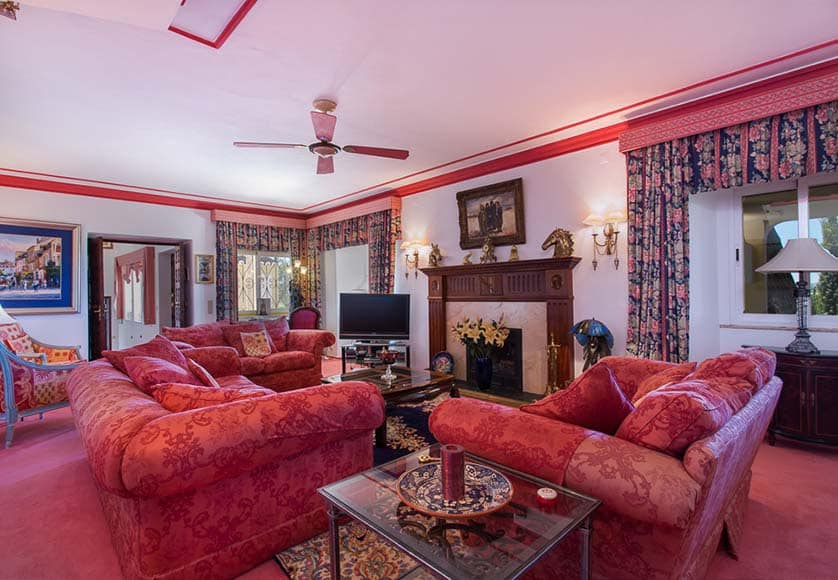 It’s official: Sir Cliff selling Algarve home