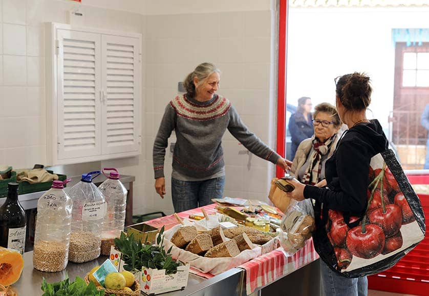 Barão de São João market reopens after renovations