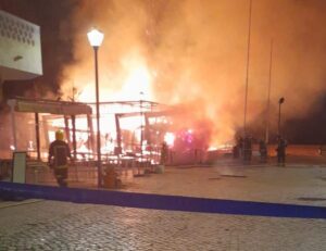 Fire destroys iconic Praia da Luz beach restaurant