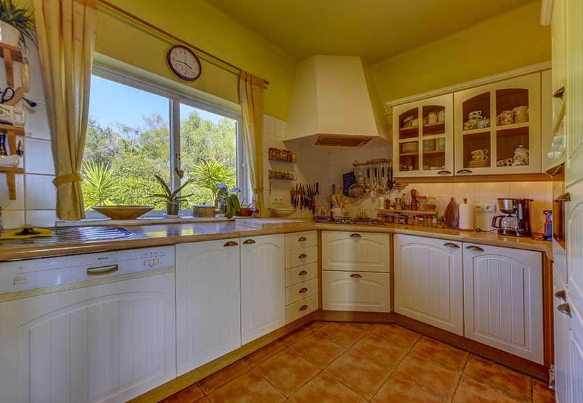 Beautiful and spacious bungalow-style villa with stunning views and private pool