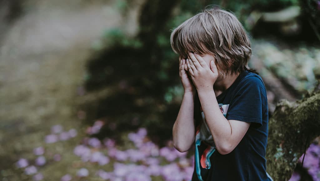 Sad child - annie-spratt-unsplash