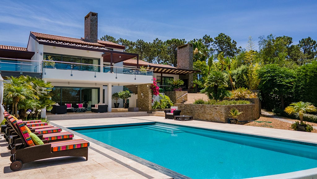 SandyBlue celebrates villa rental success