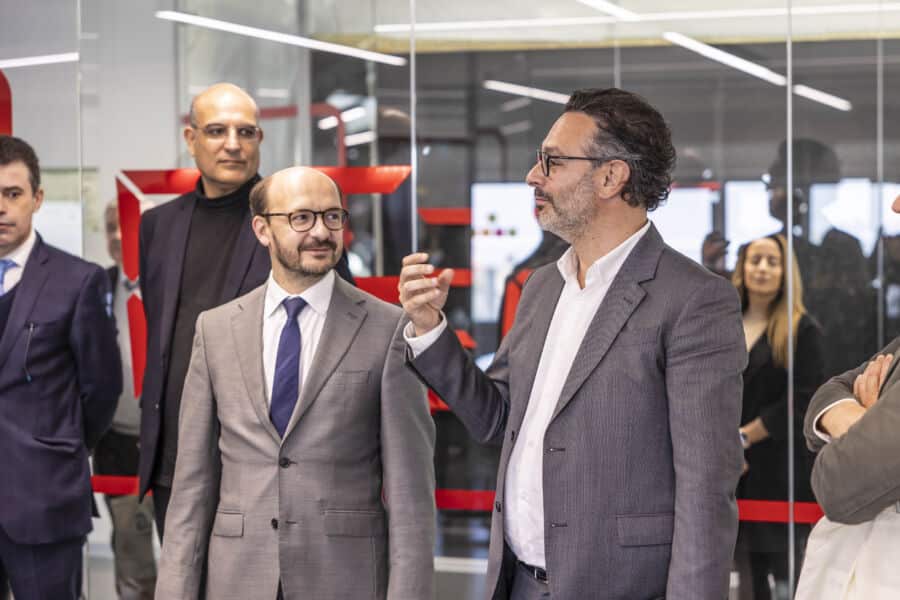 (Left to the right, front row) Nuno Fazenda, Secretary of State for Tourism, and João Fernandes, President of the Algarve Tourism Board|University homecoming for Secretary of State for Tourism|University homecoming for Secretary of State for Tourism