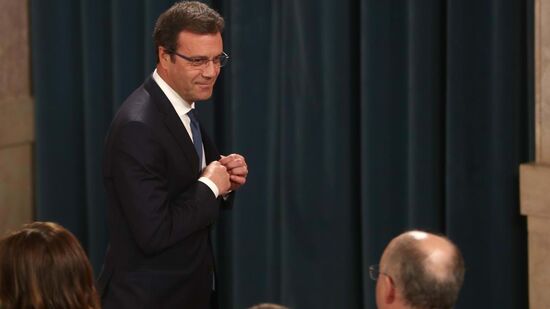 Secretary of State outed for conflict of interests resigns