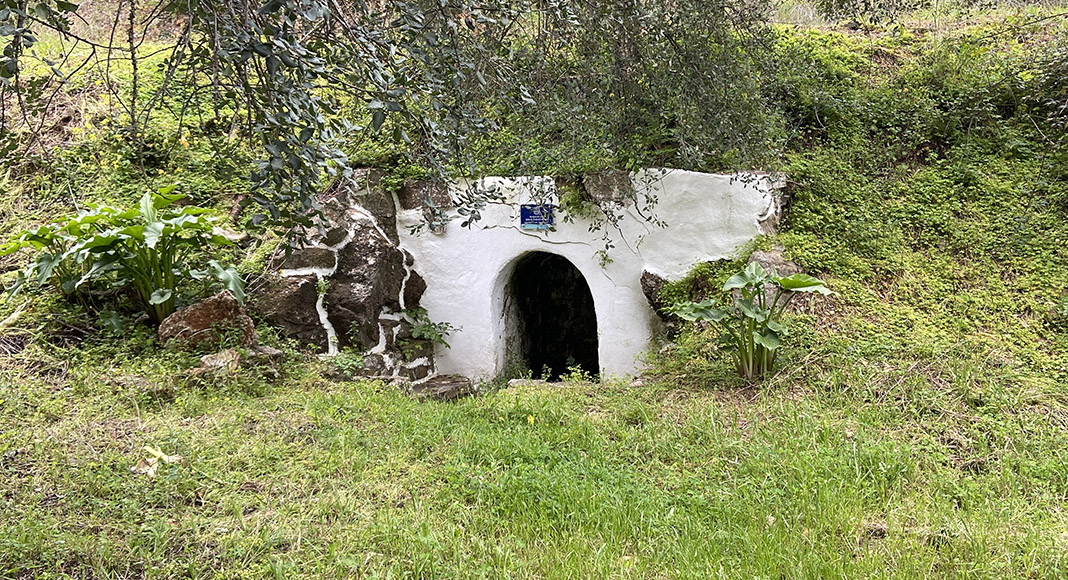 Walking at Barranco do Velho