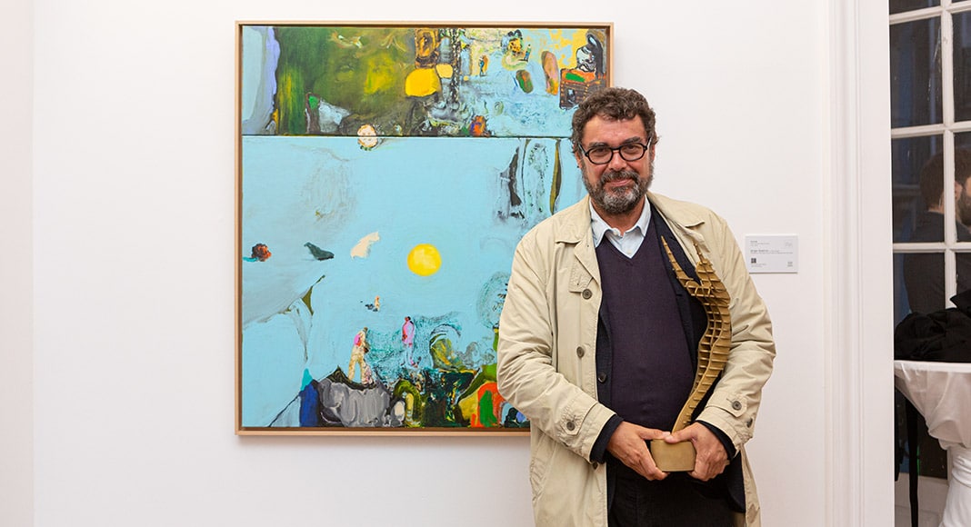 Jorge Queiroz with ‘Duende’|Jorge Queiroz with SAF Founder Howard Bilton and Judges David Elliott; Joana Vasconcelos; Maura Marvão; Phillippe Vergne and Tim Marlow