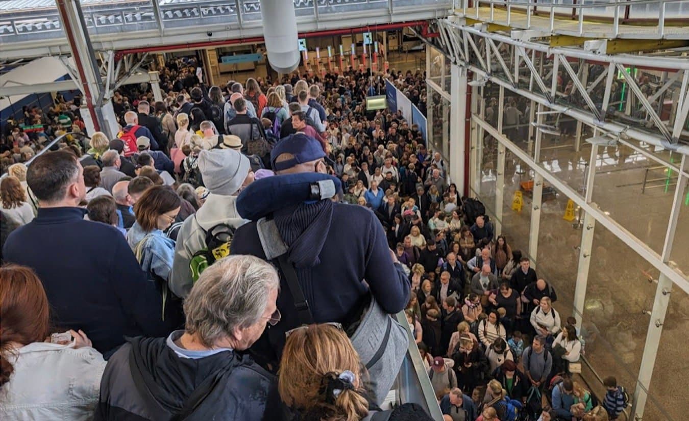 Travel chaos at Faro Airport_photo_Yvette Hughes