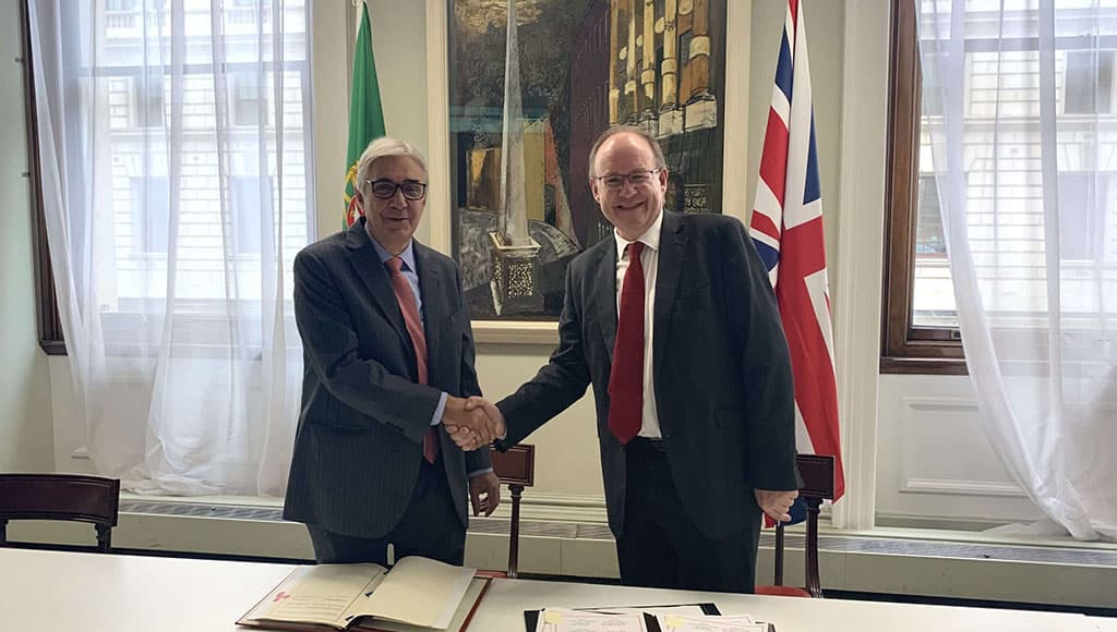 British Ambassador to Portugal, Chris Sainty (right), and the Portuguese Ambassador to the UK, Nuno Brito (left)