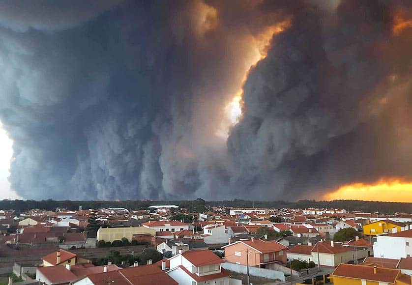 Fire in Vieira de Leiria in 2017 - picture taken by firefighter Hélio Madeiras